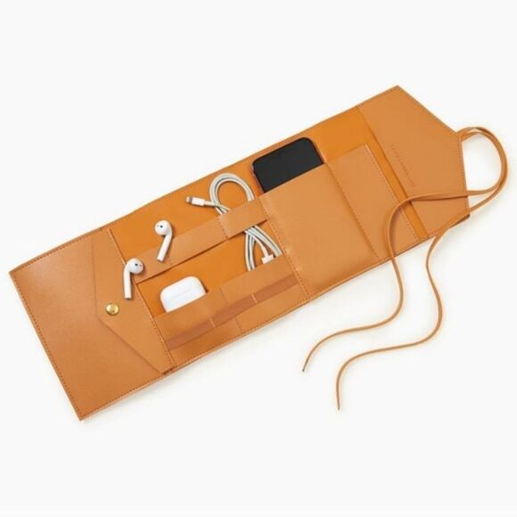 Glass Ladder & Co. Bags Katherine Tech Vegan Leather Organizer Travel Roll Honey - Picture 2 of 14